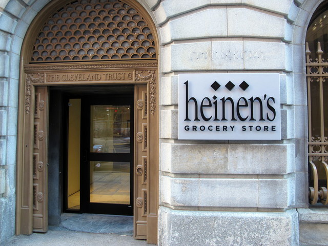 heinens-sign